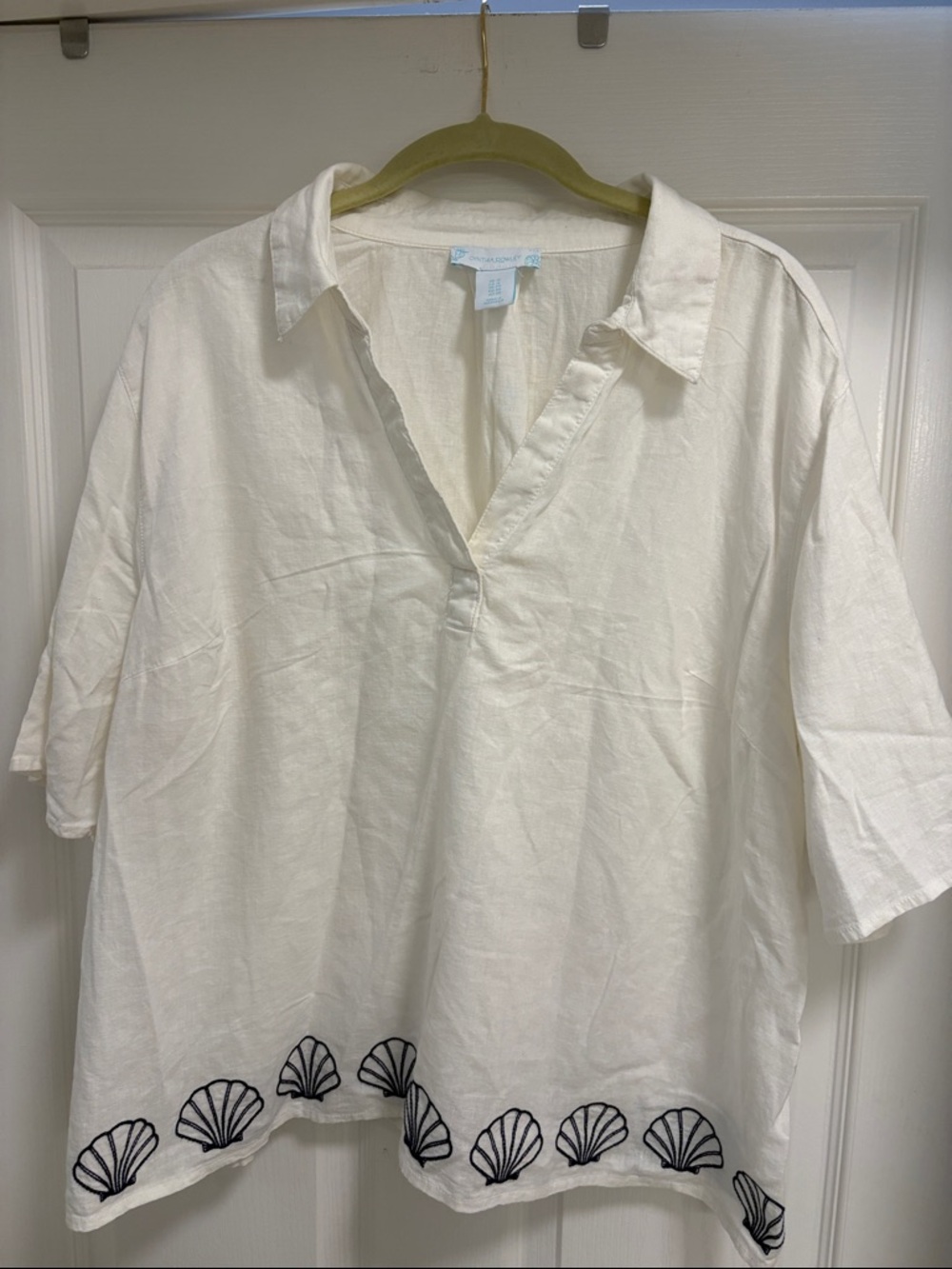 Cynthia Rowley White Short-Sleeve Button-Down Shirt with Black Shell Embroidery